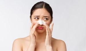 Tips Ampuh Membersihkan Komedo dan Pori-Pori Wajah