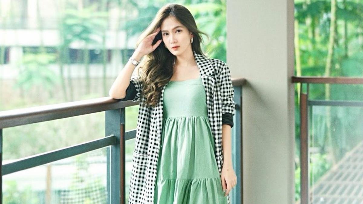 Inspirasi Fashion Shanice Margaretha, Ratu FTV SCTV dengan Senyum Manis dan Chemistry Memikat Inspirasi Fashion Shanice Margaretha, Ratu FTV SCTV dengan Senyum Manis dan Chemistry Memikat